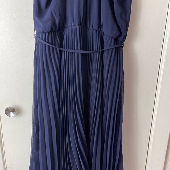Akiko blue pleated detail dress - Picture 4 of 8